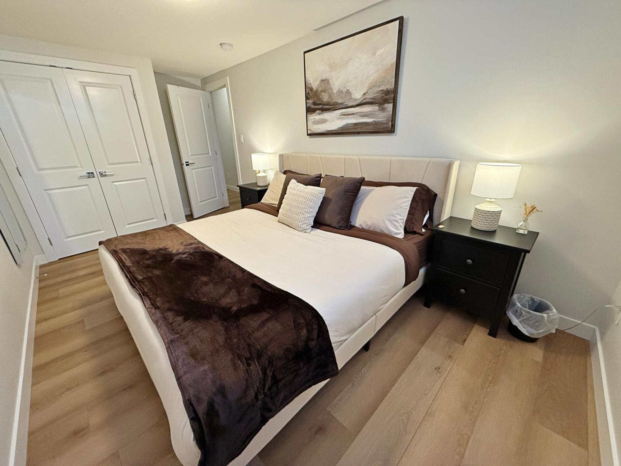 Downtown Suite King Beds,Long Stays,Disney+ Edmonton Exteriör bild