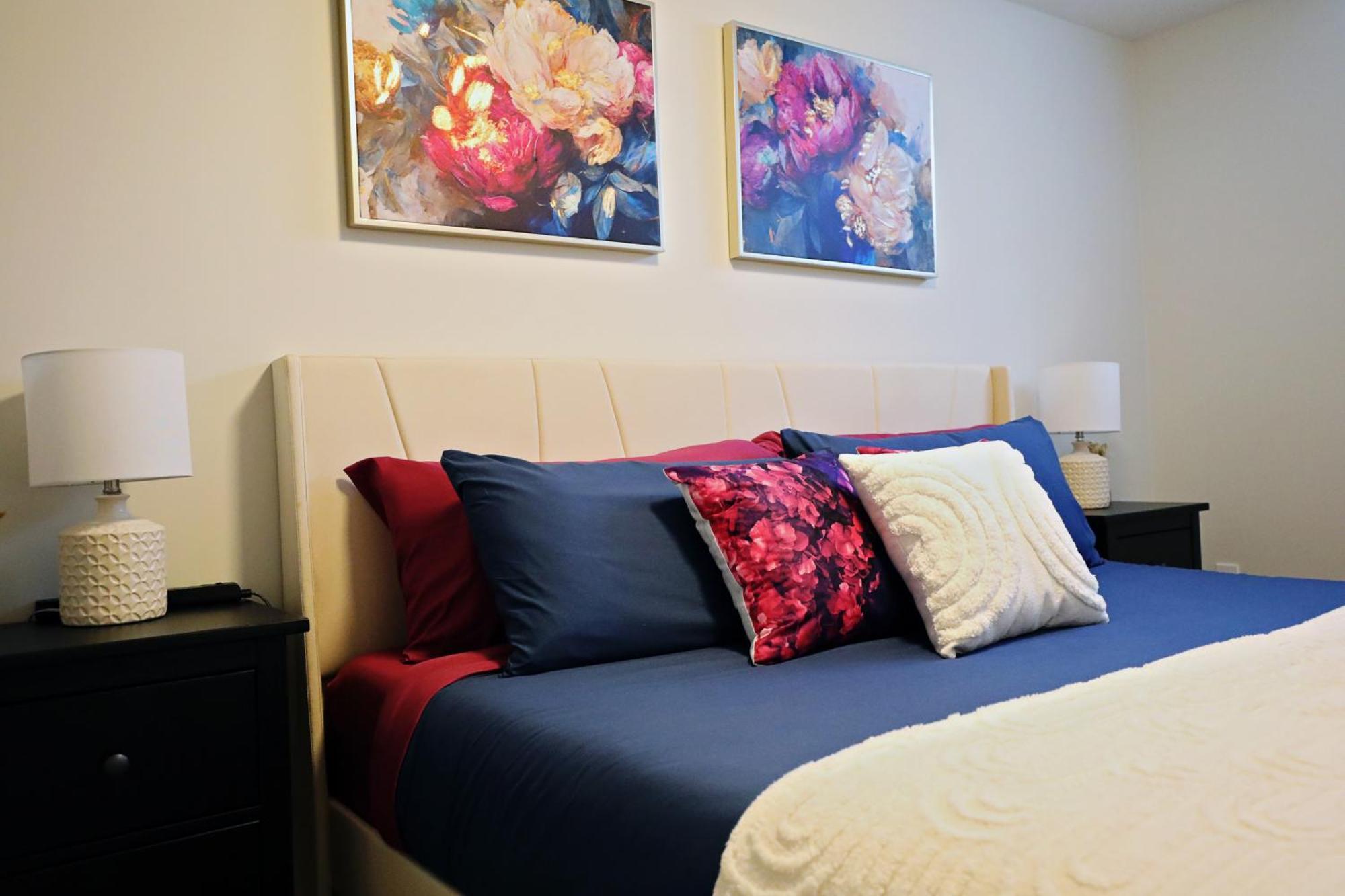 Downtown Suite King Beds,Long Stays,Disney+ Edmonton Exteriör bild